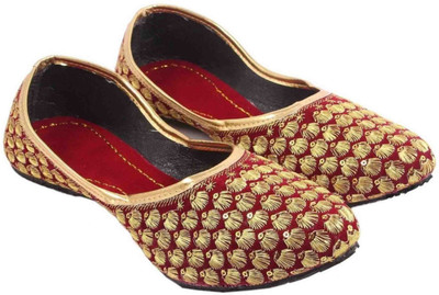 

Kesar Designs Girls Slip on Jutis(Red