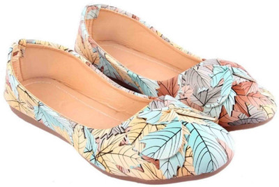 

Sanaya Girls Slip on Jutis(Multicolor