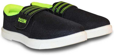 

M-Max Boys & Girls Velcro Loafers(Black, Black;green