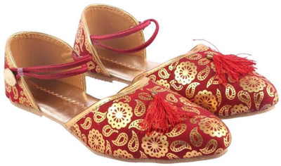 

Sanaya Girls Slip on Jutis(Red