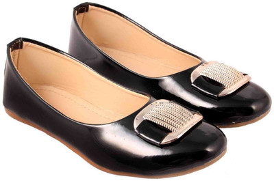 

Sanaya Girls Slip on Jutis(Black
