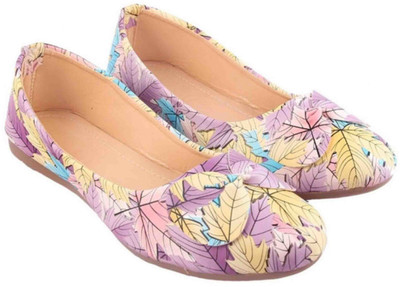 

Sanaya Girls Slip on Jutis(Multicolor