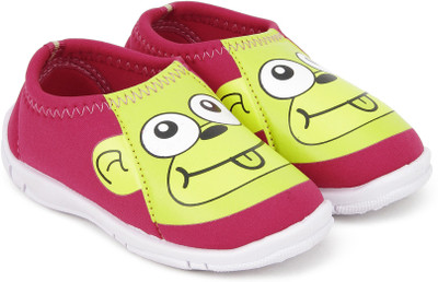 

Bubblegummers Boys Slip on Walking Shoes(Pink