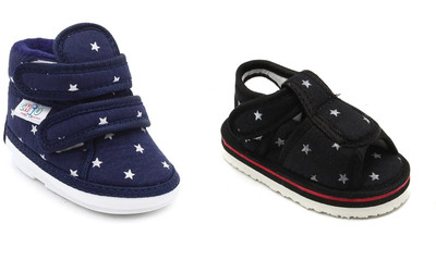 

Chiu Boys & Girls Velcro Flats(Black, Blue & black