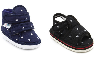 

Chiu Boys & Girls Velcro Flats(Black, Blue & black