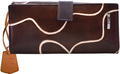 

Arpera Casual Brown Clutch