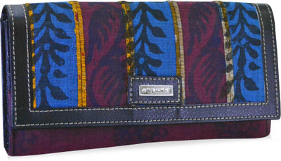 

Arpera Casual Maroon Clutch