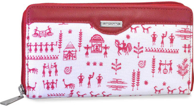 

Arpera Casual White Clutch