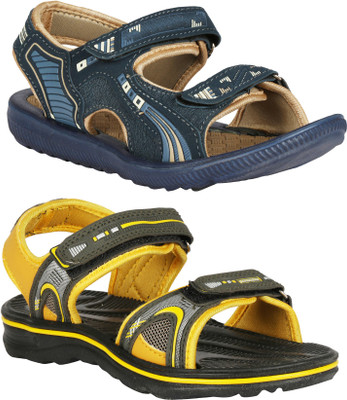 

Claptrap Boys Velcro Sports Sandals(Multicolor