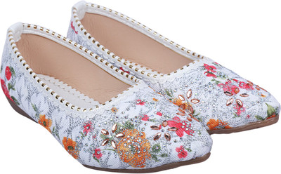 

LNG Lifestyle Girls Slip on Ballerinas(White