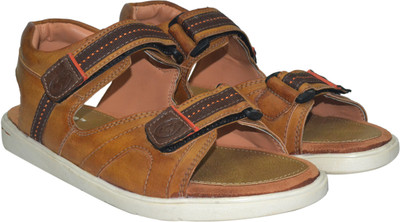 

Strive Men Beige Casual