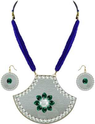 maya fashion White Kundun Stud Metal Pendant Set Crystal Rhodium Plated Brass Necklace