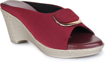 

Rimboll Women Maroon Wedges