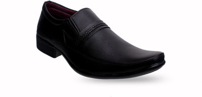 

BENOTA Slip On For Men(Black