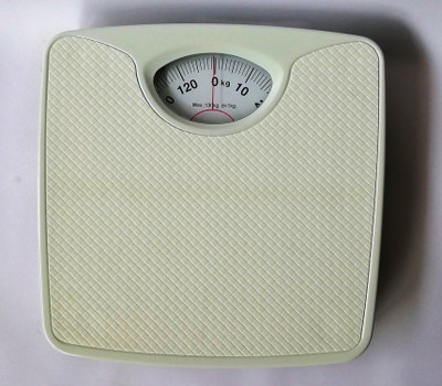 

Granny Smith 9704 Analog Weight Machine Capacity 130Kg Mechanical Analog Bolt Weighing Scale(White)