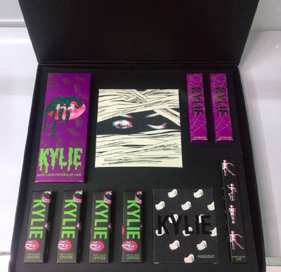 

kylie jenner KIT HALLOWEEN MAKEUP SET