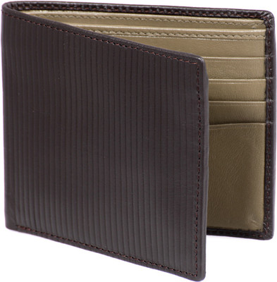 22% OFF on TZARO Men Brown Genuine Leather Wallet(6 Card Slots) 22% OFF on TZARO Men Brown Genuine Leather Wallet(6 Card Slots)