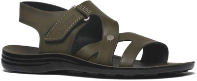 paragon sandals 8805
