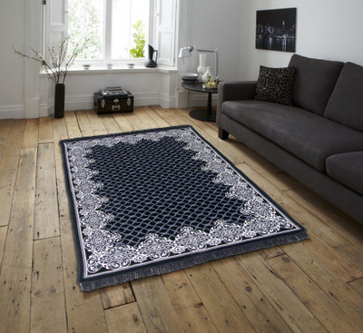 Flipkart SmartBuy Black Chenille, Polypropylene Area Rug(5 ft,  X 7 ft, Rectangle)