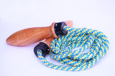 A.K Adjustable Cotton Jump Rope with Wooden Handle Ball Bearing Skipping Ball Bearing Skipping Rope(Brown, Green, Length: 320 cm)