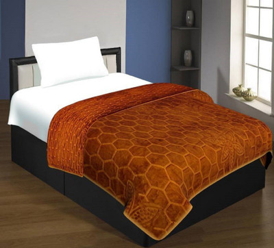 Oshano Geometric Single Mink Blanket for  Heavy Winter(Polyester, Gold)