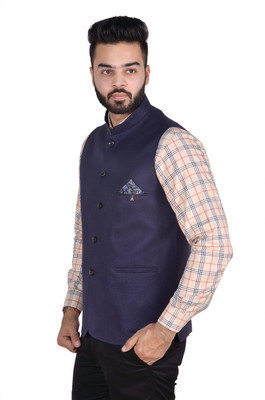 Dia A Dia Sleeveless Self Design Men Jacket