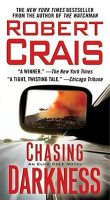Chasing Darkness(English, Paperback, Crais Robert)