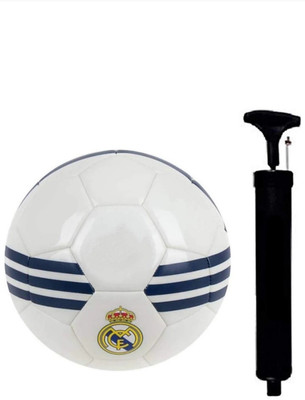 clark chelsa white with pump size 5 Football Kit
