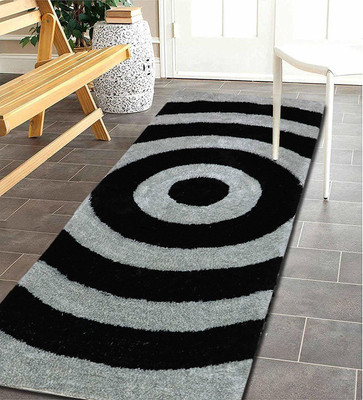 The Home Talk Silver Polyester Runner(5 ft,  X 2 ft, Rectangle)