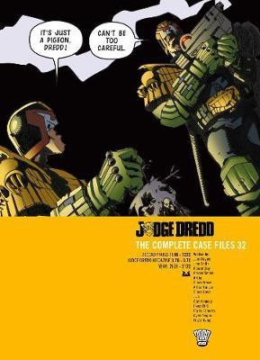 Judge Dredd: The Complete Case Files 32: Volume 32(English, Paperback, Wagner John)