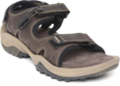 WOODLAND Men Brown Sandals on Flipkart 