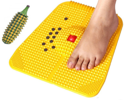 AHCS Acupressure Powermat Plate Magnet Pyramids with Hand Roller Massager (2000 Mat + Karela) Massager(Multicolor)