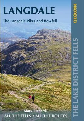 Walking the Lake District Fells - Langdale(English, Paperback, Richards Mark)