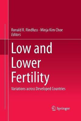 Low and Lower Fertility(English, Paperback, unknown)