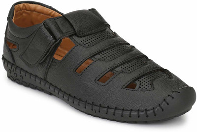 Aaeshu Men Sandals(Black , 6)