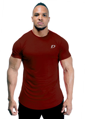Decisive Solid Men Round Neck Maroon T-Shirt