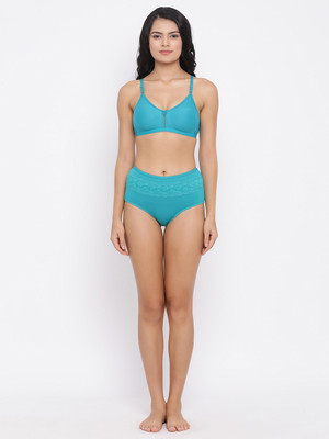 Clovia Lingerie Set