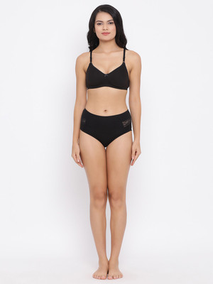 Clovia Lingerie Set