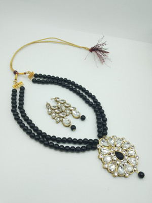 JewelShadi Alloy Gold-plated Black Jewellery Set(Pack of 1)
