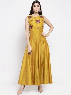 Bhama COUTURE Women Embroidered Gown Kurta
