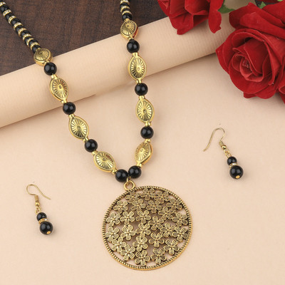 NM CREATION Alloy Gold-plated Black, Gold Jewellery Set(Pack of 1)