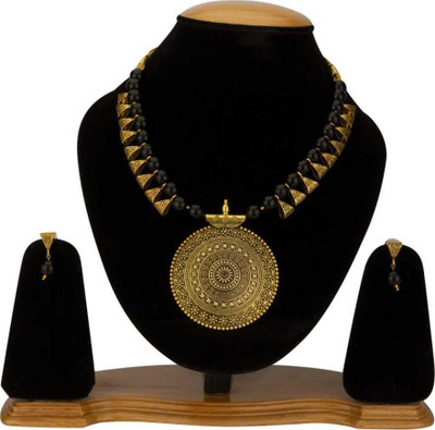 Riwaaz Collection Alloy Gold-plated Maroon Jewellery Set(Pack of 1)