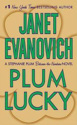 Plum Lucky(English, Paperback, Evanovich Janet)