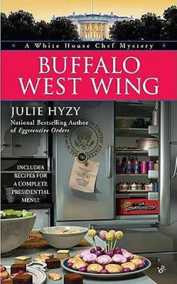 Buffalo West Wing(English, Paperback, Hyzy Julie)