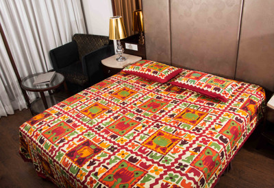 Lokesh Creashan Cotton King Flat 600 TC Printed Bedsheet(Pack of 1, Red)