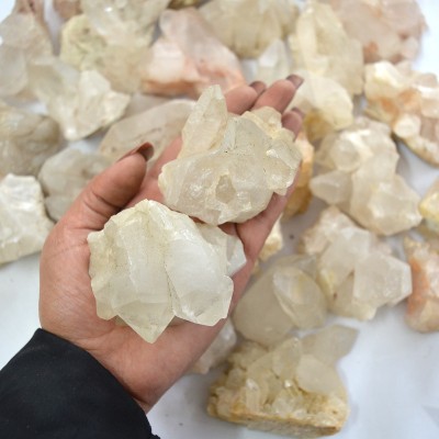 REIKI CRYSTAL PRODUCTS Natural Crystal Clear Quartz Cluster Stone Raw Rough Clear Quartz Geode for Reiki Healing and Vastu Correction and Increase Creativity 100-150 Gram Approx Decorative Showpiece  -  5.5 cm(Crystal, Clear)