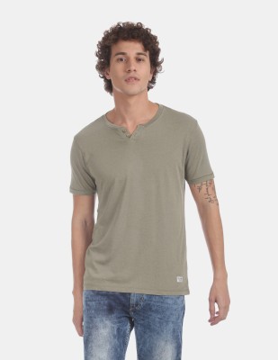 FLYING MACHINE Solid Men Henley Neck Green T-Shirt