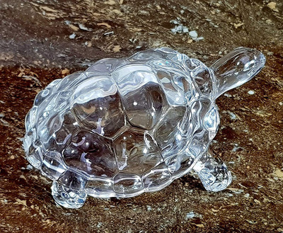 SWISS WONDER Decorative Showpiece  -  6 cm(Ceramic, Clear)