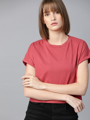 Roadster Women Solid Round Neck Pure Cotton Pink T-Shirt For Rs. 145 @ 71 %