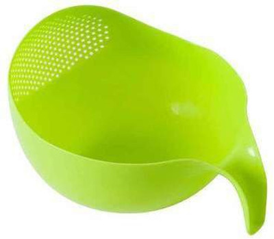kashi enterprise An innovation in cooking and preparation gadgets. Rinse is a 2-in-1 bowl and strainer that is perfect for washing fruits, vegetables and salad. Our bowl is plastic will not break or rust. Colander(Green Pack of 1)